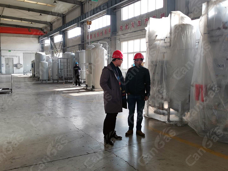 1619513303642459.jpg 埃塞俄比亞老客戶第二次參觀訪問了北京中成航宇空分設(shè)備有限公司總部和生產(chǎn)工廠-1.jpg