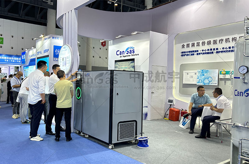 1687249210250035.jpg 展會現(xiàn)場 講解2.jpg