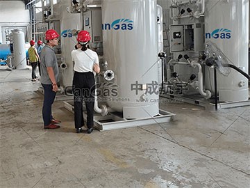 阿爾及利亞國(guó)立醫(yī)院客戶(hù)代表到我司工廠驗(yàn)貨醫(yī)用制氧機(jī)系統(tǒng)